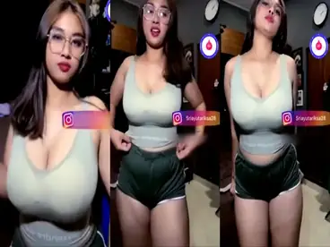 Sri Ayu Tarissa Selebgram Toge Pargoy Live